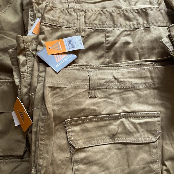 ROADBLOCK cargo shorts - Picture 1 of 4